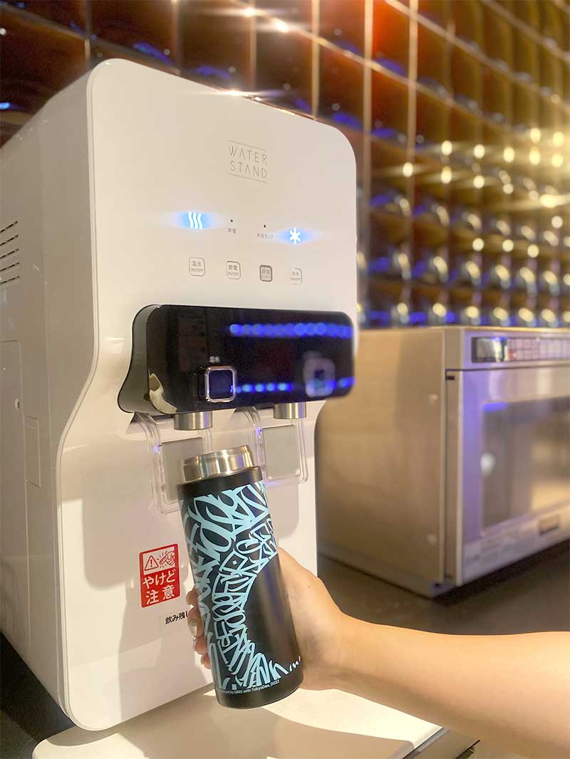 ウォータースタンド ネオからボトルに給水