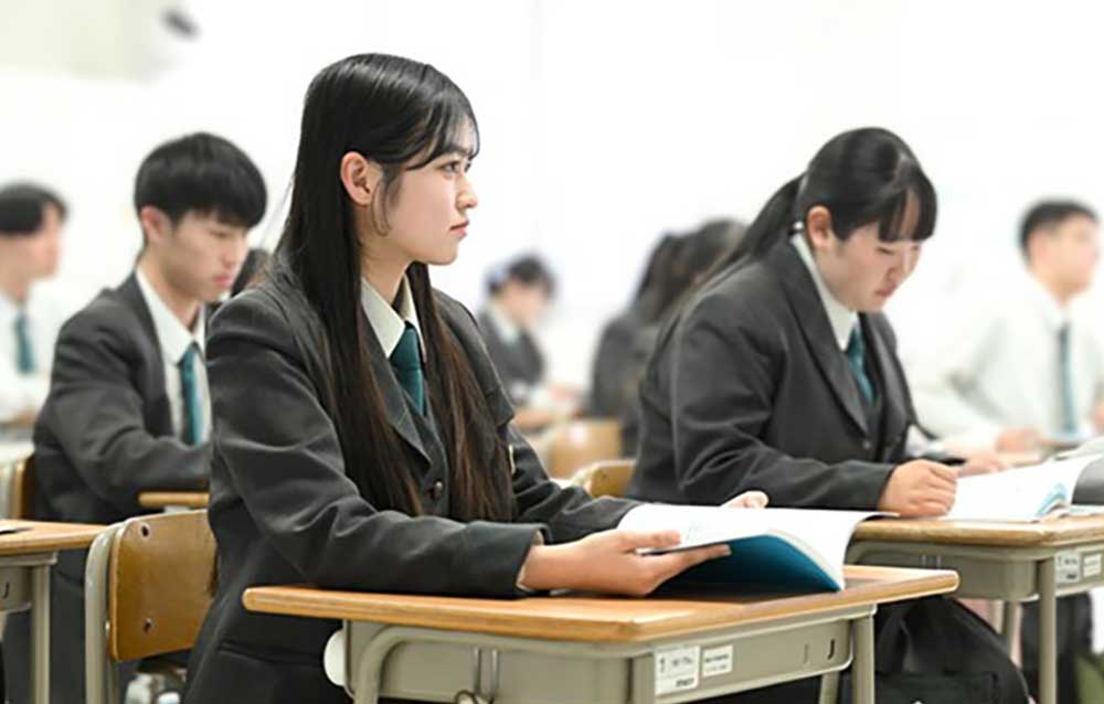 常磐大学高等学校学生02